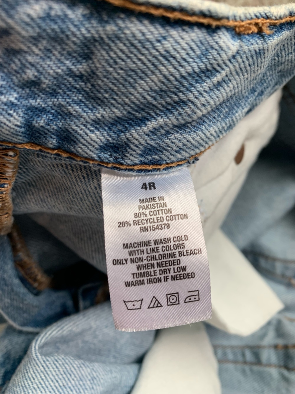Light Wash Distressed Ripped Jeans - Picture 4 of 4